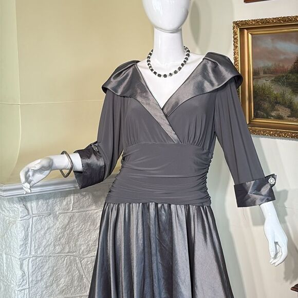 Eliza J 3/4 Sleeve Ruched Waist 50s Inspired Party / Cocktail Dress - Picture 7 of 14